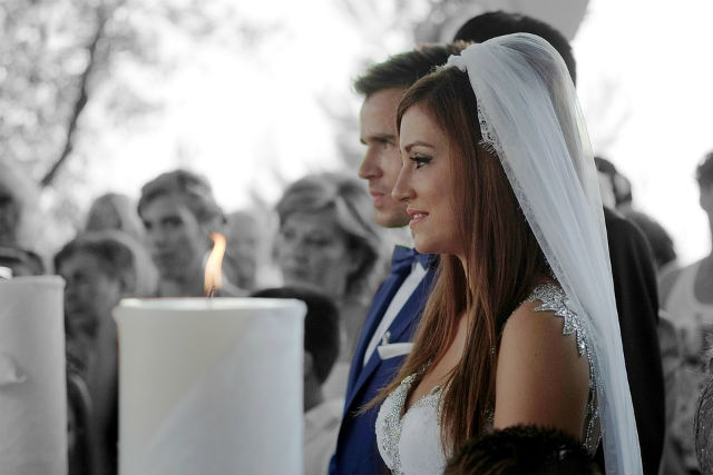 (FOTO) NAJLUĐA SVADBA U SRBIJI: Mladoženja dao punomoćje komšiji da ga zameni na venčanju?!