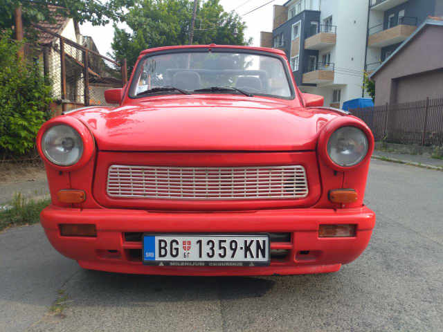 Jedinstven primerak u Srbiji: Trabant kupe-kabriolet