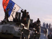 “Nema tih para za koje bih ti dao zastavu, i da me ubiješ nećeš je dobiti”: Kako su Britanci na Kosovu hteli da dođu do trofeja prilikom povlačenja vojske