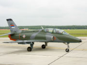 Tajna akcija srpskih aviona G-4 u ratu protiv NATO: Kako su Leteće zvezde uništile bazu OVK i 9 apača kraj Tirane piloti na aerodromu Golubovci kod Podgorice izvlačili su karte za supertajnu misiju, bez znanja i odobrenja komande u Beogradu: