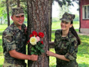 OFICIRSKA LJUBAV: Nisu glumci, ali priča je ista kao iz serije VOJNA AKADEMIJA OFICIRSKA LJUBAV: Nisu glumci, ali priča je ista kao iz serije VOJNA AKADEMIJA