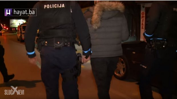 Vaš posao je da pišete kazne, moj da budem pijan za volanom: Policija zaustavila mladića, a njegov odgovor zasmejao je ceo region (VIDEO)